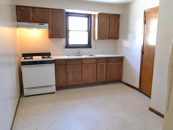 3rd image of 121 Comstock St #1W