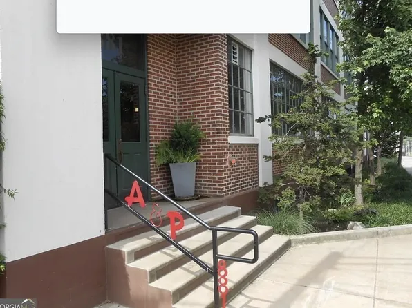 881 Memorial Dr SE, Atlanta, GA