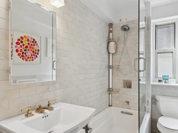 414 East 52nd Street image 6 of 6