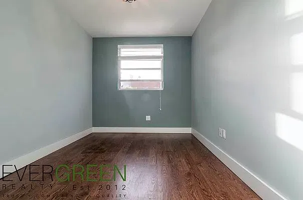 Rented by ERNY LLC | media 39