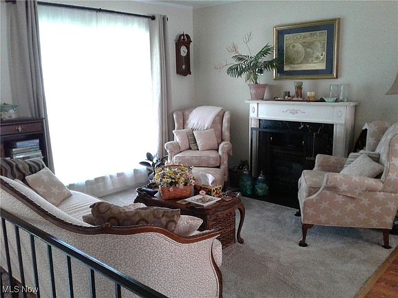 5th image of 1080 Oakwood Dr