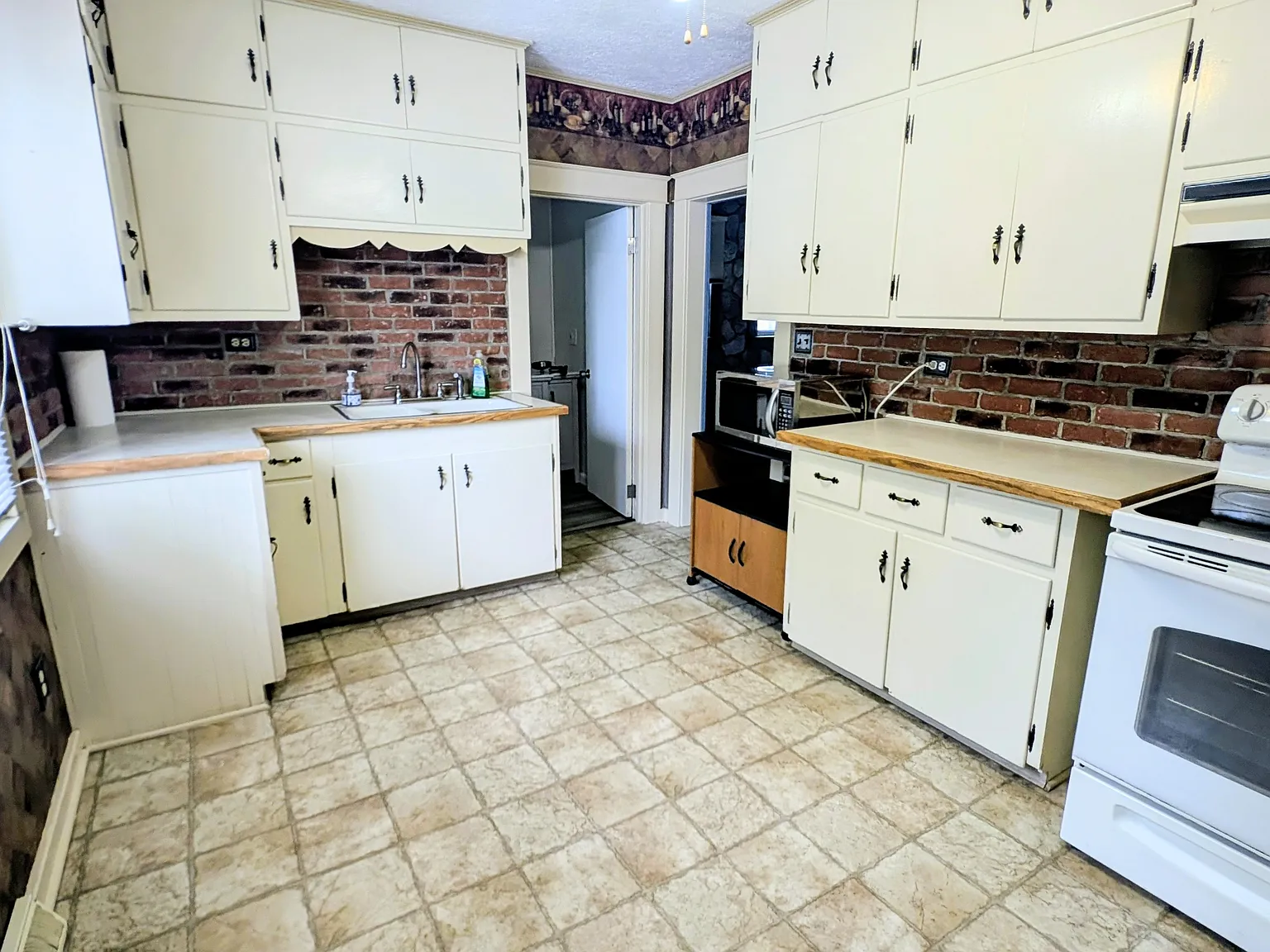 2 bed, 884 sqft, $1,000 — Photo 2