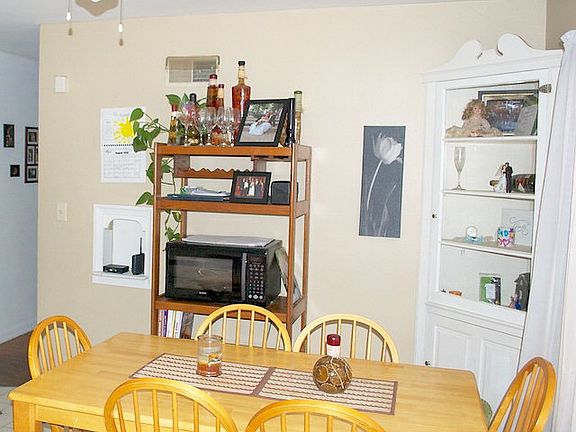 4th image of 325 Westlawn Dr