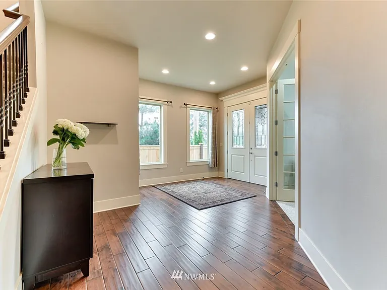 22798 SE 32nd St — Photo 5