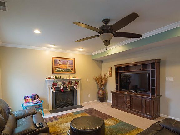 5th image of 1386 Iroquois Ct