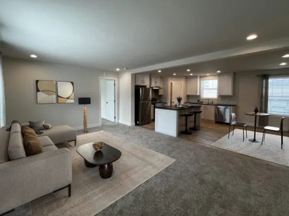 7 Pageant Ln #Pag07, Olmsted Falls, OH 44138