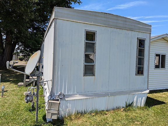 4th image of 172 Parklawn Dr