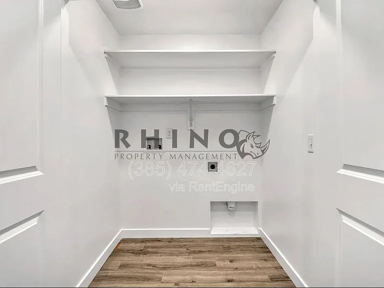 880 N Herman Dr — Photo 19