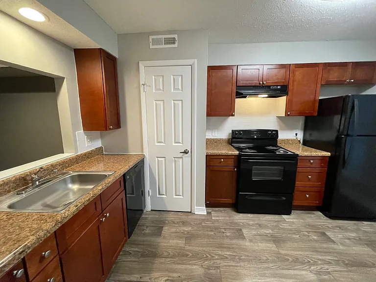 Nova Ridge Apartments — Photo 21