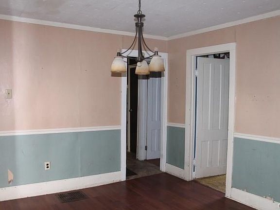 3rd image of 101 Gould St