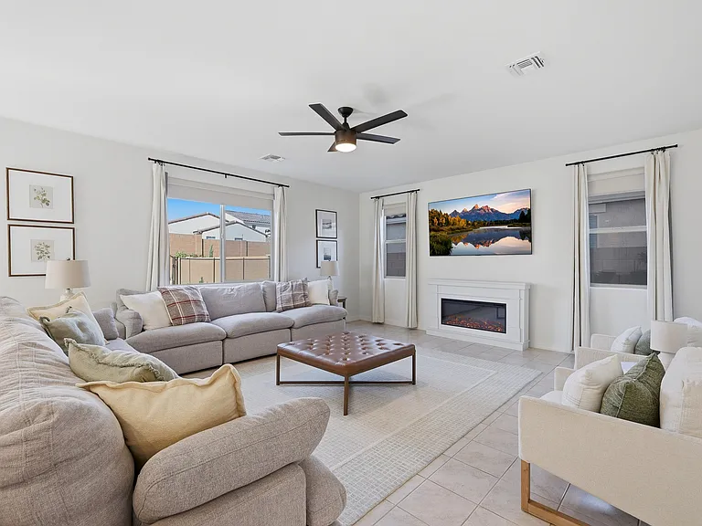 20234 W Turney Ave — Photo 8