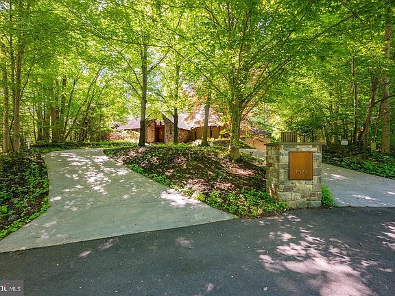 3rd image of 7575 Potomac Fall Rd