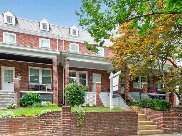 2226 39th Pl NW, Washington, DC 20007