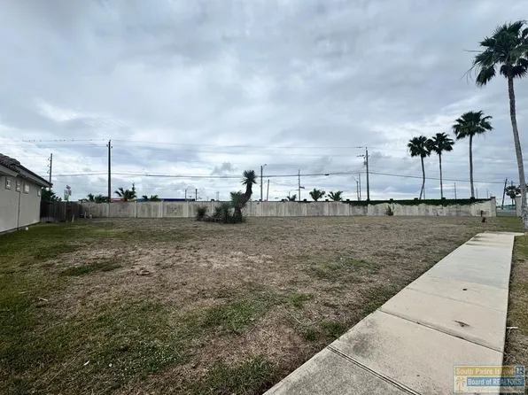 102 Oleander Dr, Pt Isabel, TX 78578