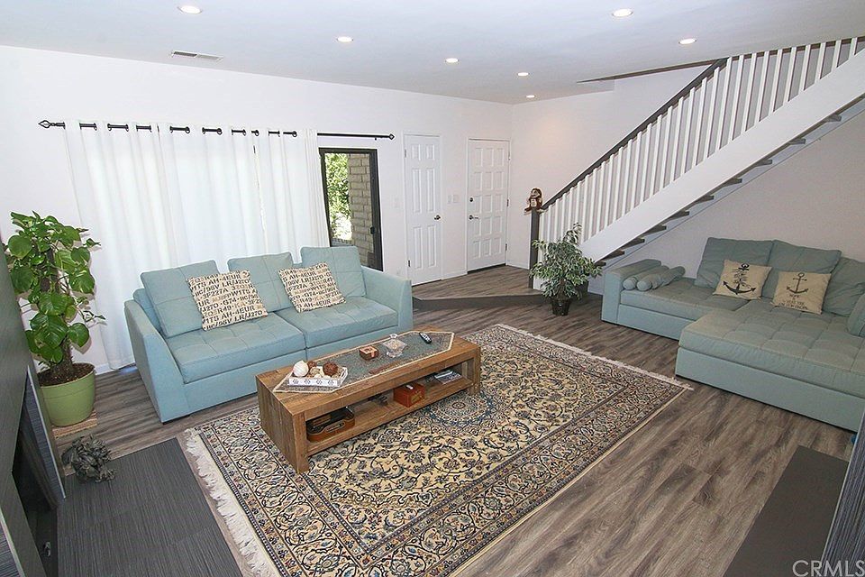 1st image of 5308 W 190th St