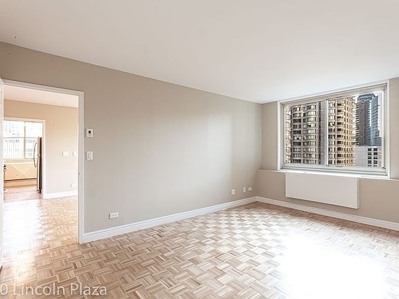 3rd image of 30 W 63rd St APT 15H