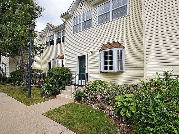 2nd image of 1027 Jerusalem Ave Unit 105