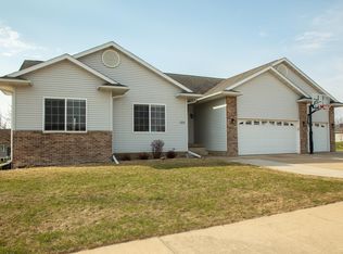 123 16th Ave SW, Waverly, IA 50677