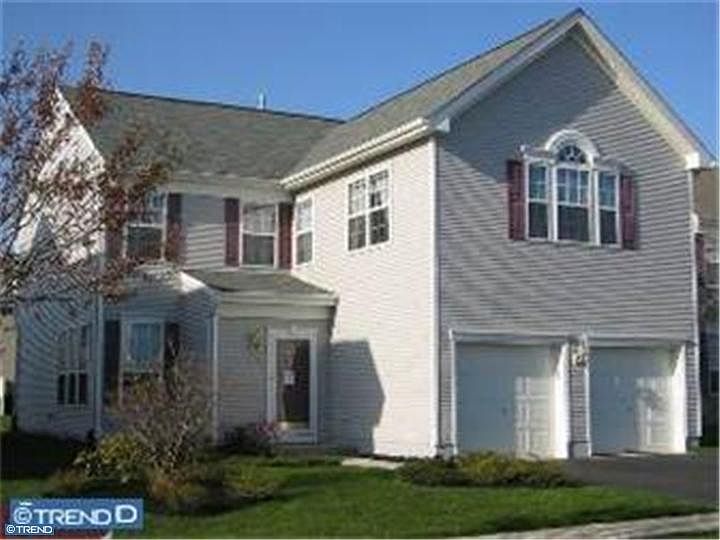2nd image of 53 Fountayne Ln
