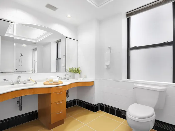 101 Central Park West image 20 of 24