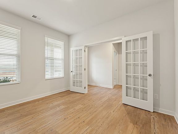5th image of 6905 Eloise Dr