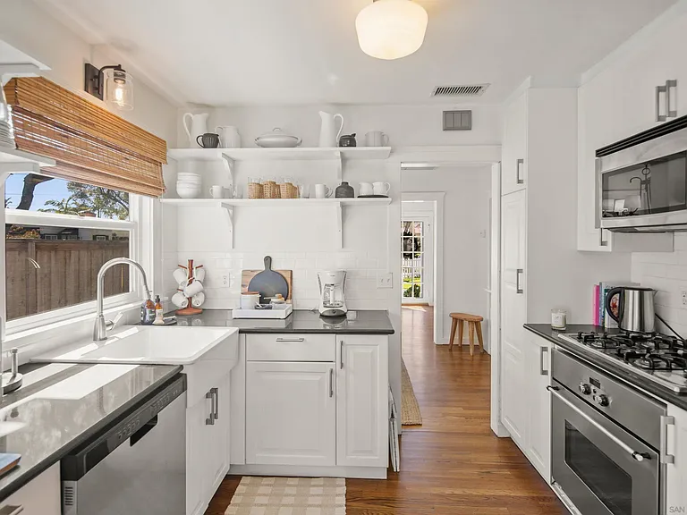 950 Olive Ave — Photo 21