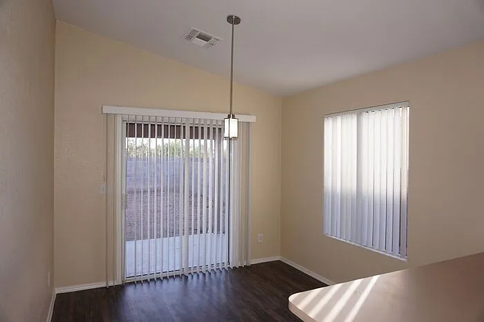 2201 S Saint Suzanne Dr — Photo 14