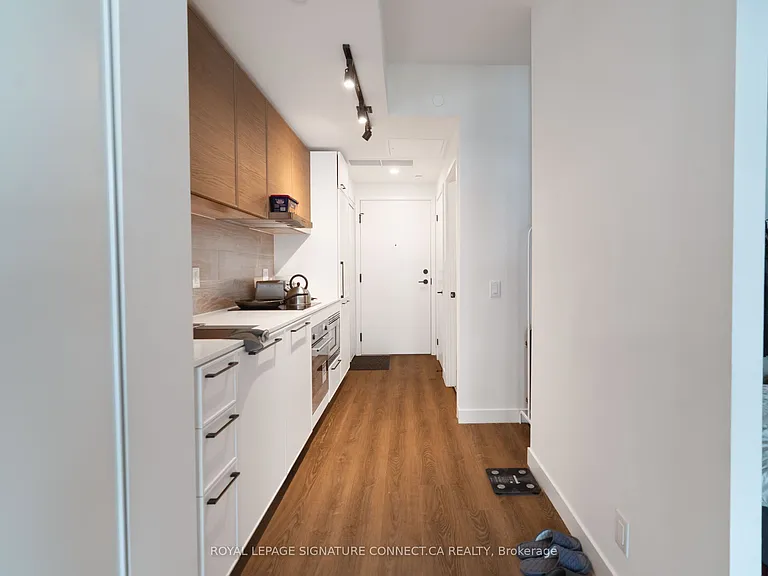 1050 Eastern Ave #503 — Photo 7