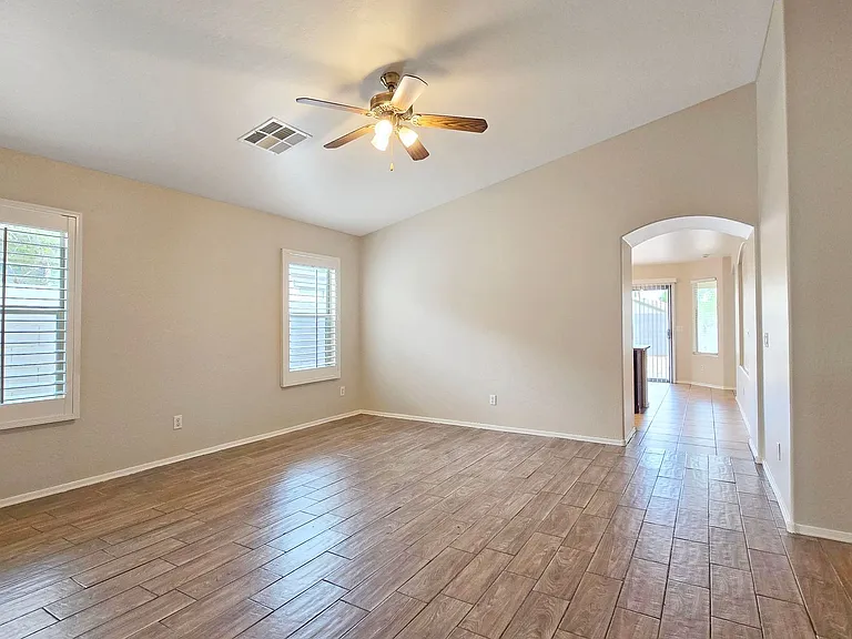 25805 W Dunlap Rd — Photo 6