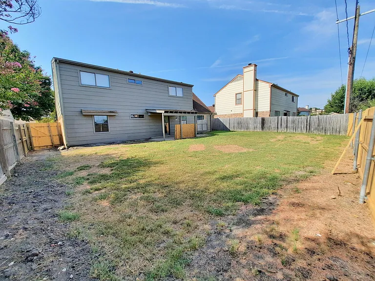 2646 Winslow Dr — Photo 15