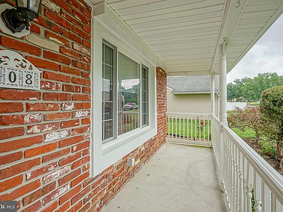 5th image of 908 N Beecham Rd