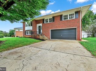 2009 White St, York, PA 17404