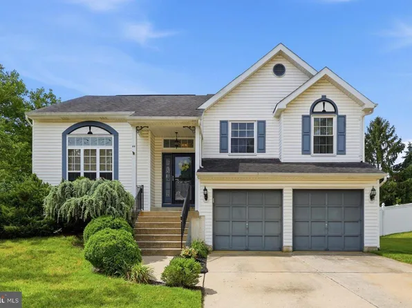 44 Hollybrook Dr, Sewell, NJ 08080