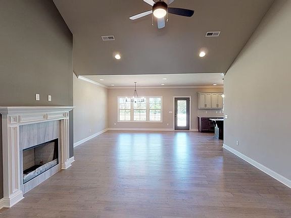 2nd image of 2688 Royal Ct
