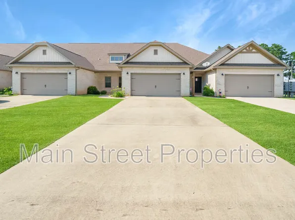 704 Brambling Ct, Cantonment, FL 32533