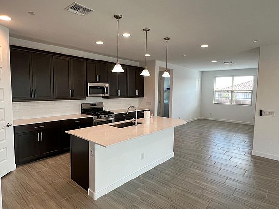 Kitchen & Dining room