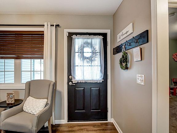 4th image of 83 Dudley Cir