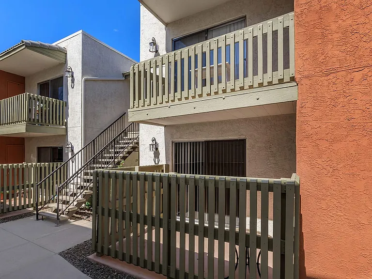 Pantano Villas Apartments — Photo 4