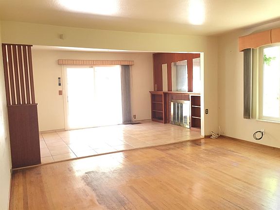 5th image of 2253 Arliss Way