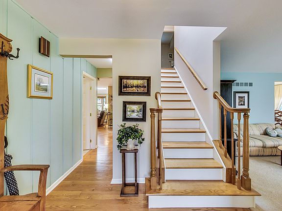 3rd image of 85 W King Arthur Ct