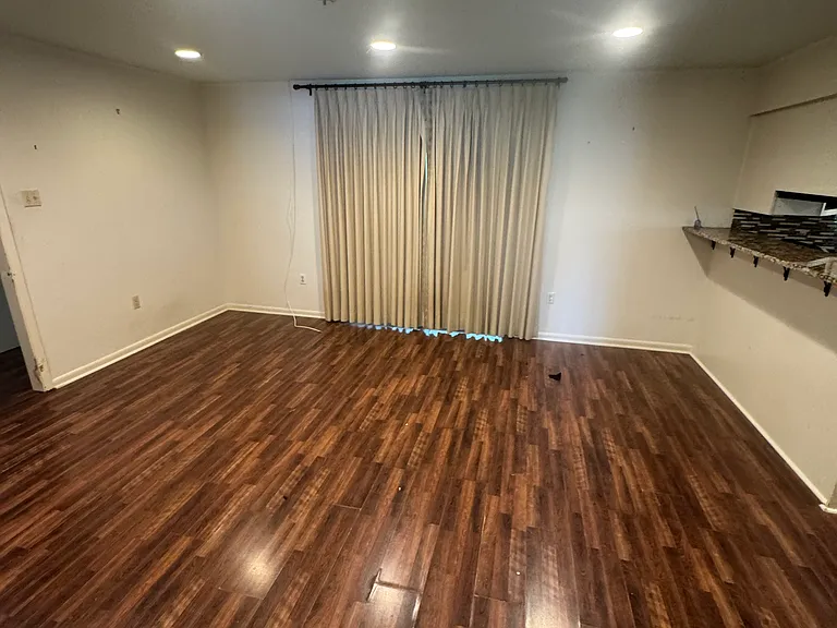 695 Maxine Dr — Photo 6