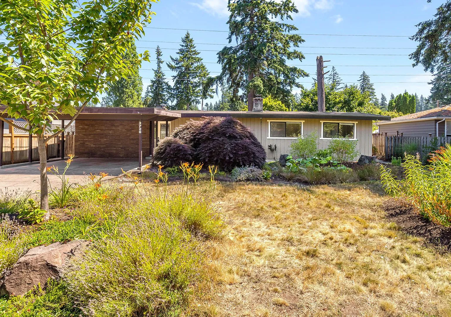 One-of-a-Kind Mid-Century Modern 4 Bedroom Retreat with Dream Backyard — Photo 3