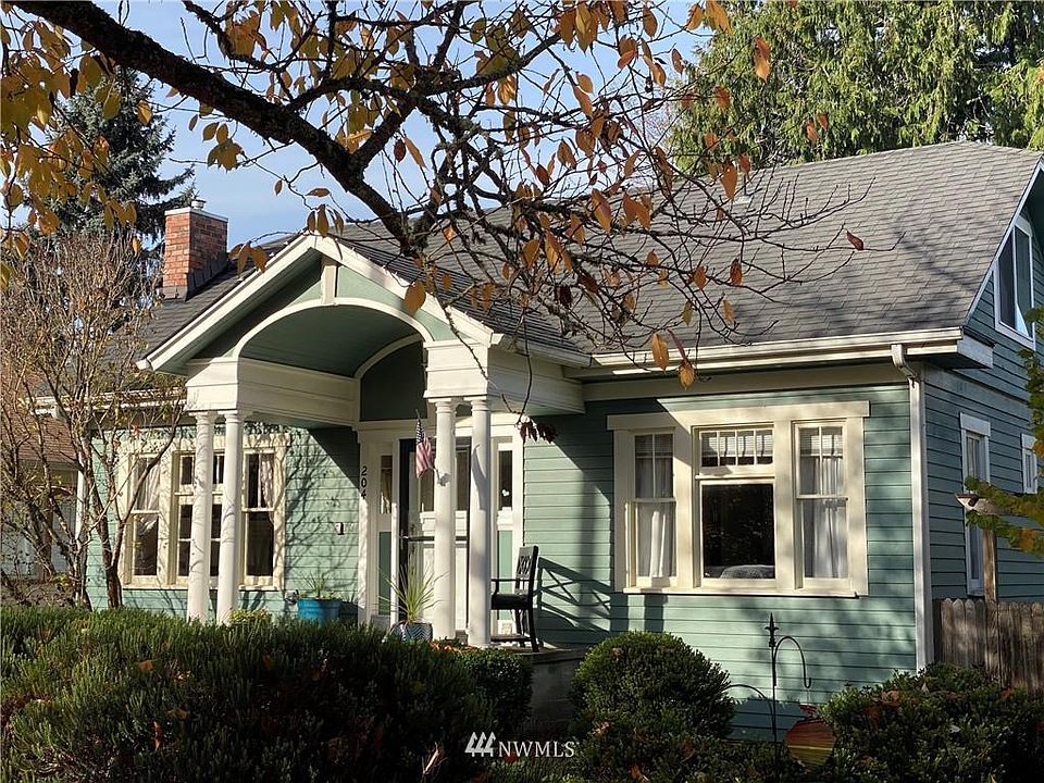 1st image of 204 17th Ave SE