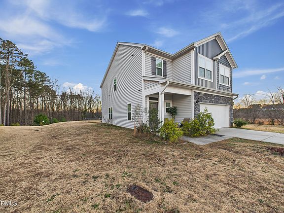 3rd image of 220 Hawksbill Dr