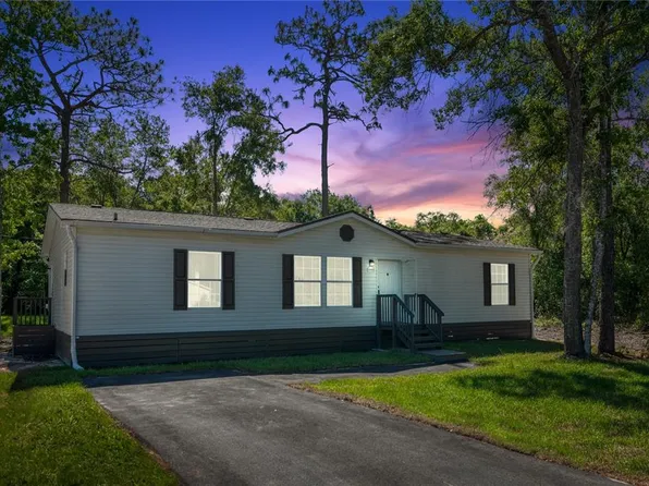 10900 Lake Dr, New Port Richey, FL 34654