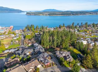 2901 17th St, Anacortes, WA 98221