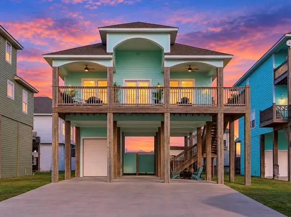 972 S Redfish St, Crystal Beach, TX 77650