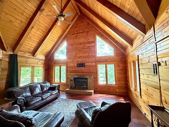 5th image of 18 Crazy Horse Ln