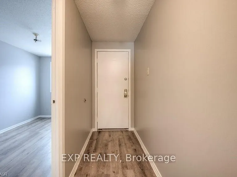 1200 Courtland Ave E #15 — Photo 3