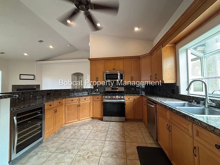 963 Ranchview Cir — Photo 25